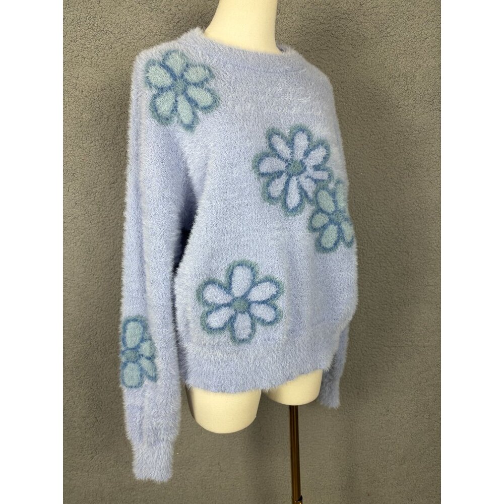 Hooked up by Iot Women's Juniors' Eyelash Fuzzy Floral Sweater Medium Blue NWT's